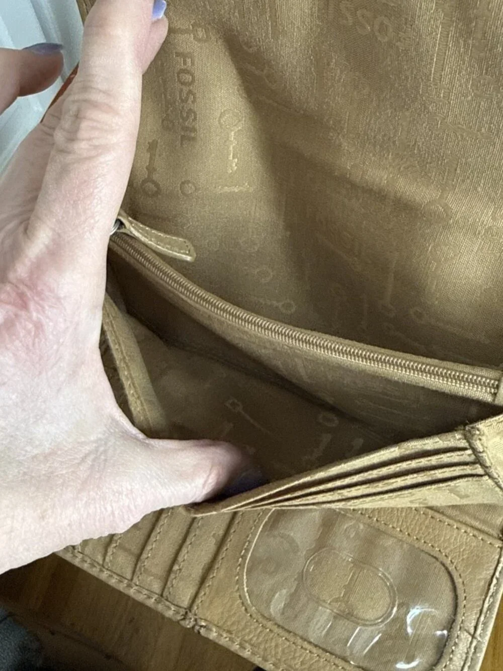FOSSIL Maddox Taupe Leather Trifold Flap Clutch Wallet Organizer